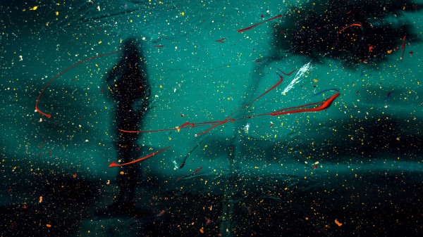 Silhouette Glass Spray Wallpaper