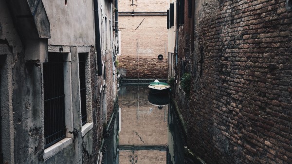 Street Canal Buildings Wallpaper