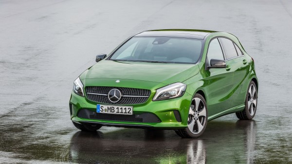Mercedes Benz A 250 W176 Green Front View wallpaper