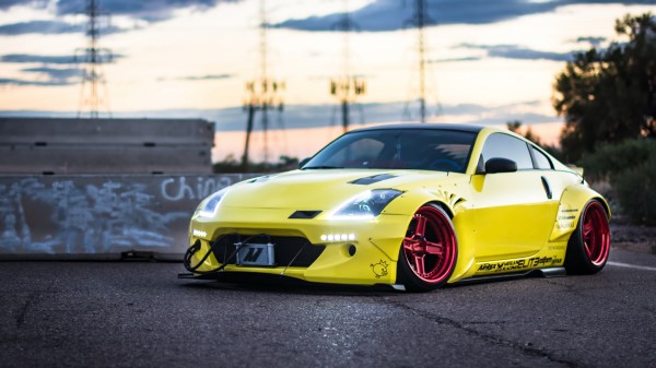 Nissan 350z Yellow Side View wallpaper