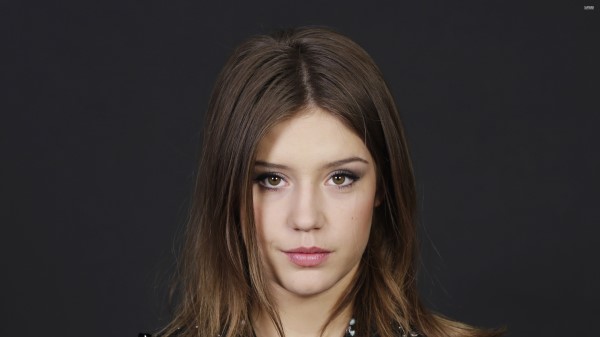 Adele Exarchopoulos Celebrity Image Wallpaper