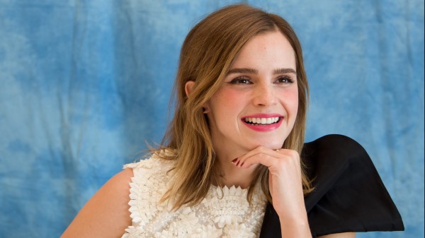 Emma Watson Cute Smile New wallpaper