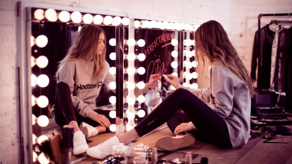 Gigi Hadid Reebok Classic Campaign 2017 Wallpaper