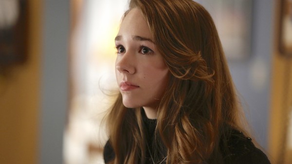 Holly Taylor Sw Wallpaper