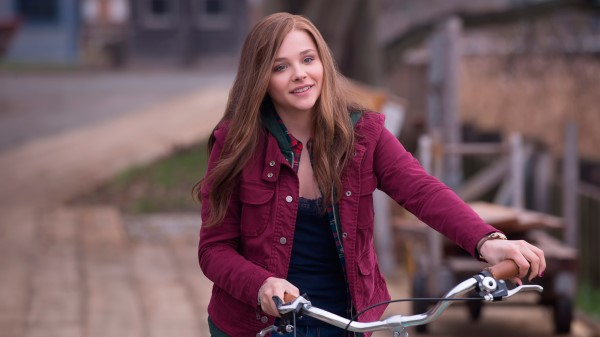If I Stay Chloe Grace Moretz Mia Hall Live To Love Wallpaper