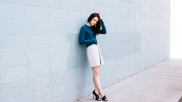 Kathryn Prescott Actress Wallpaper