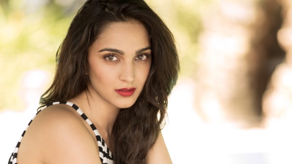 Kiara Advani Indian Actress Wallpaper