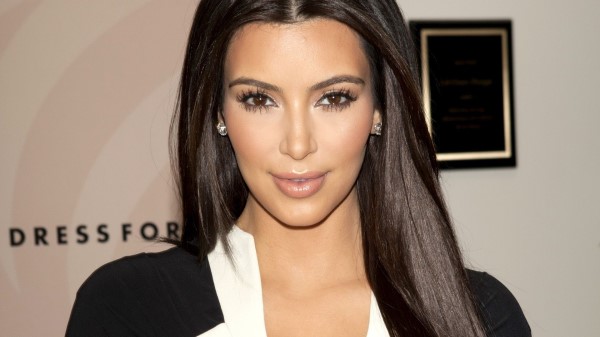 Kim Kardashian Brunette Wallpaper