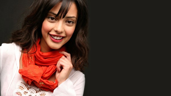 Mayra Suarez Wallpaper