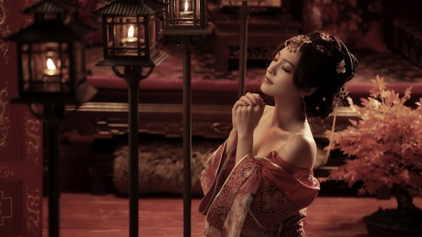 Praying Gheisha Wallpaper