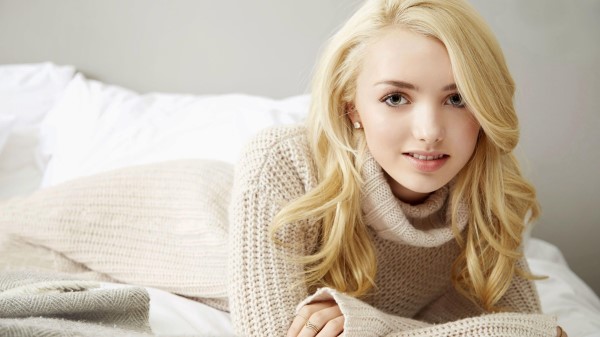Smiling Blonde Peyton List Wallpaper