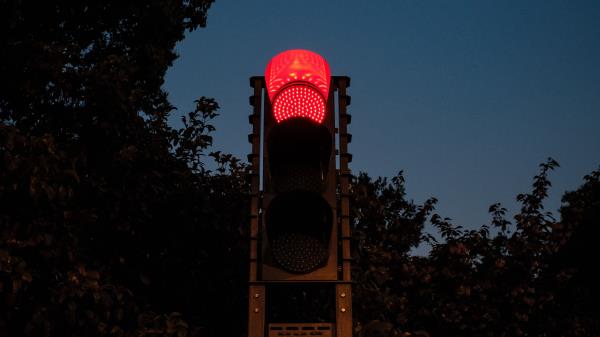 Traffic Light Pole Evening Wallpaper