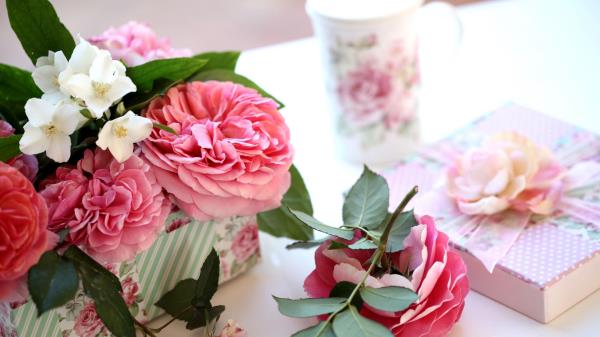 Roses Jasmine Twigs Gift Box Bud Glas Wallpaper