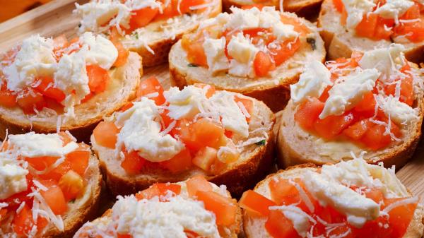 Bruschetta Tomatoes Mozzarella Baguette Wallpaper