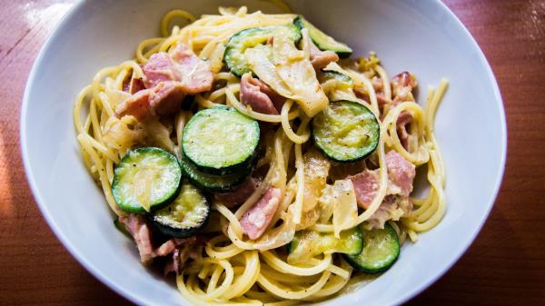 Carbonara Spaghetti Sauce Meat Vegetables Wallpaper