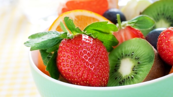 Strawberries Berries Sliced Lettuce Wallpaper