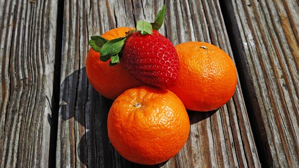Strawberries Tangerines Fruit Berries wallpaper