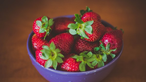 Strawberry Berry Plate Ripe Tasty Wallpaper
