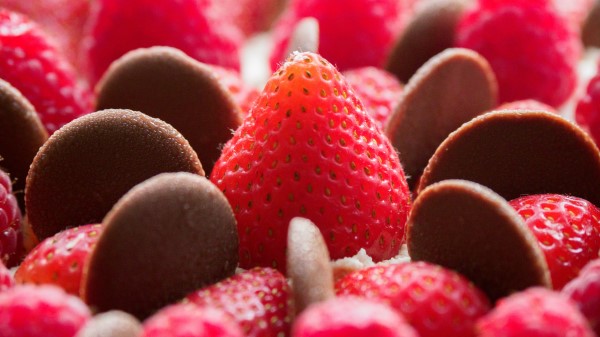 Strawberry Chocolate Dessert Wallpaper