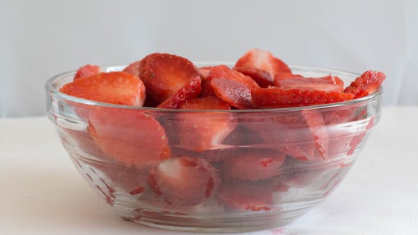 Strawberry Plate Berries Juicy Wallpaper