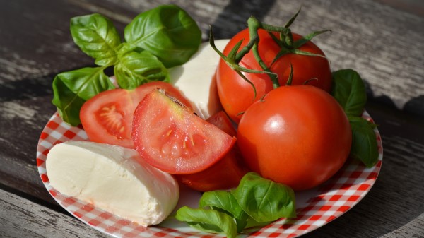 Tomatoes Cheese Mozzarella Wallpaper