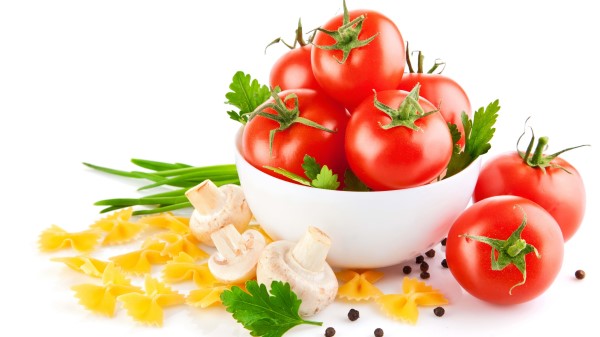 Tomatoes Salad Mushrooms Pasta White Background Allspice Wallpaper