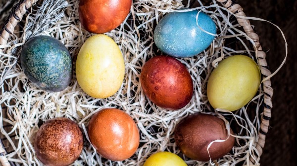 Eggs Basket Easter Wallpaper