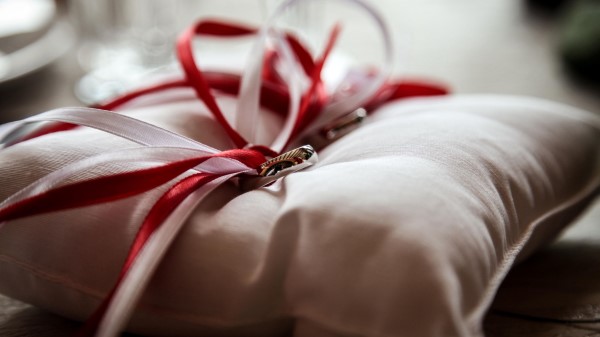 Rings Wedding Bands Pillow Wallpaper