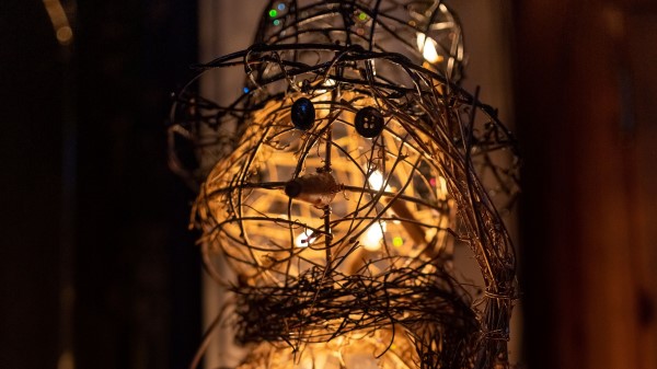 Snowman Garland Decorative Wallpaper