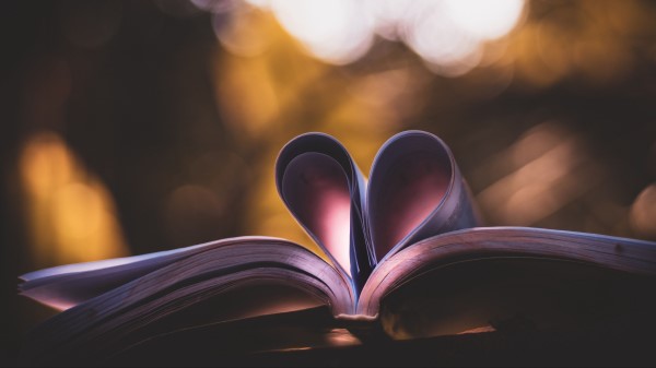 Book Pages Heart Image Wallpaper