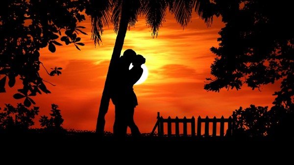 Couple Silhouettes Hugs Image Wallpaper