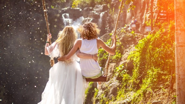 Couple Swing Love wallpaper