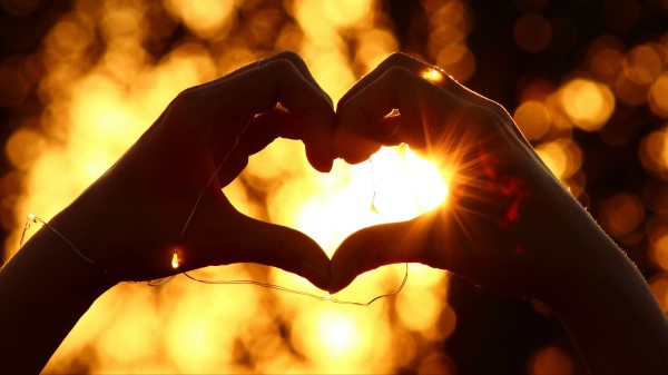 Heart Hands Garland Wallpaper