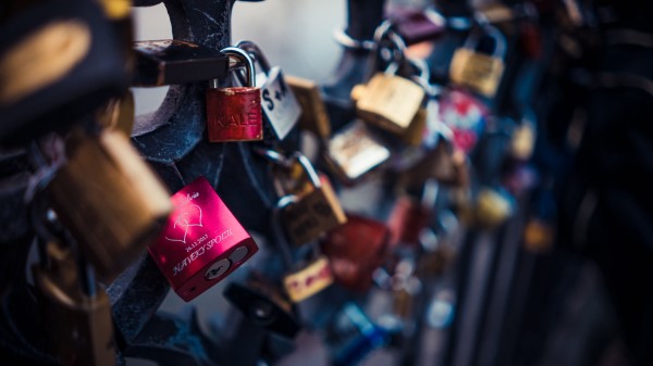 Locks Love Hearts wallpaper