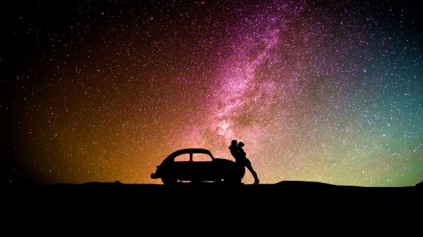 Silhouettes Couple Hugs wallpaper