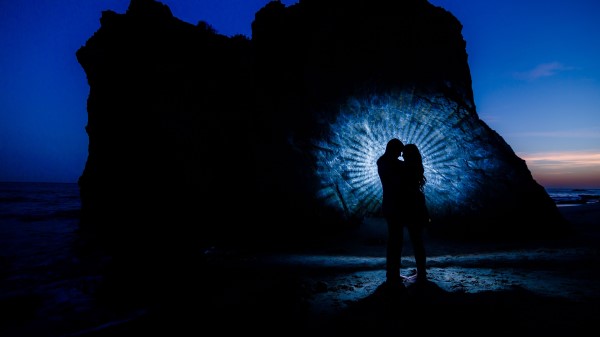 Silhouettes Couple Love wallpaper