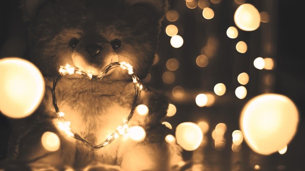 Teddy Bear Heart Garland wallpaper