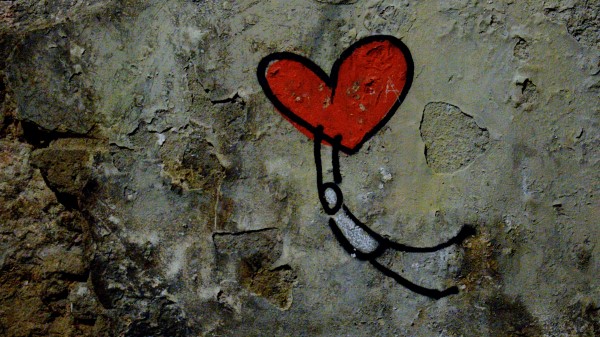 Wall Graffiti Heart wallpaper
