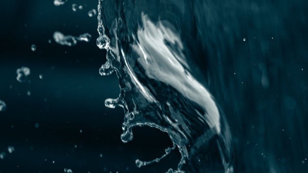 Water Drops Spray Wallpaper