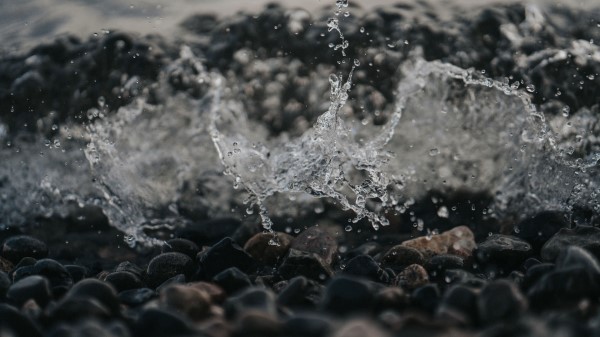 Water Splash Stones Wallpaper