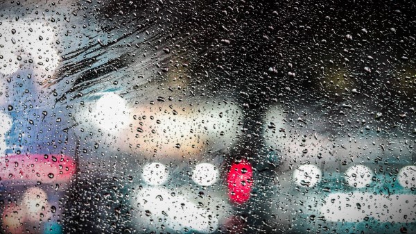 Wet Drops Bokeh Wallpaper