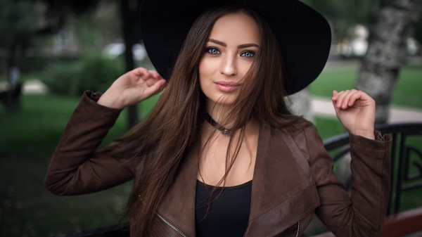 Blue Eyes Brunette Girl Depth Of Field Y0 wallpaper