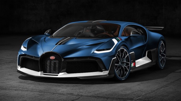 Bugatti Divo Coral Blue 2018 wallpaper