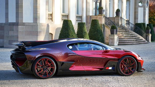 Bugatti Divo Lady Bug 2021 4k Bl wallpaper