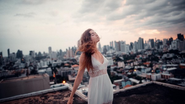 Closed Eyes Girl Blonde Roof Top 4k Qy wallpaper