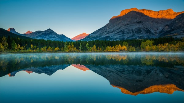 Wedge Pond Canada 8k wallpaper