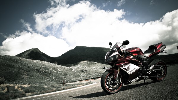 Yamaha R1 Motorcycle Sportbike Wallpaper
