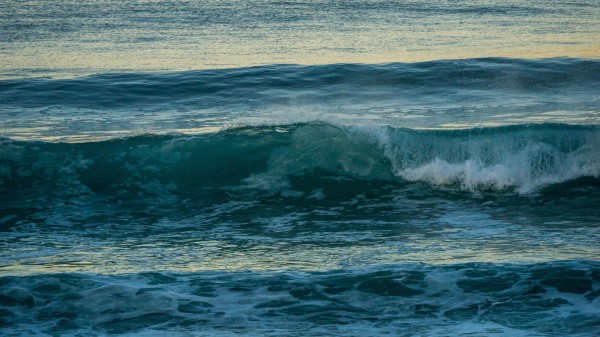 Waves Ripples Spray Wallpaper