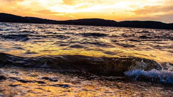 Waves Shore Sunset Wallpaper