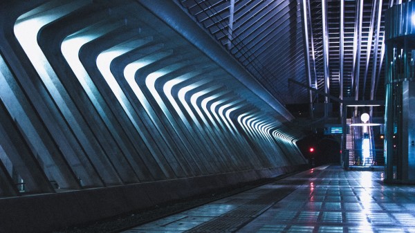 Tunnel Metro Platform Wallpaper